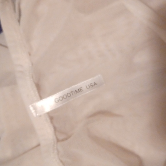 💙🌺Elegant White Mesh Sheer Skirt With Slit - Picture 8 of 12